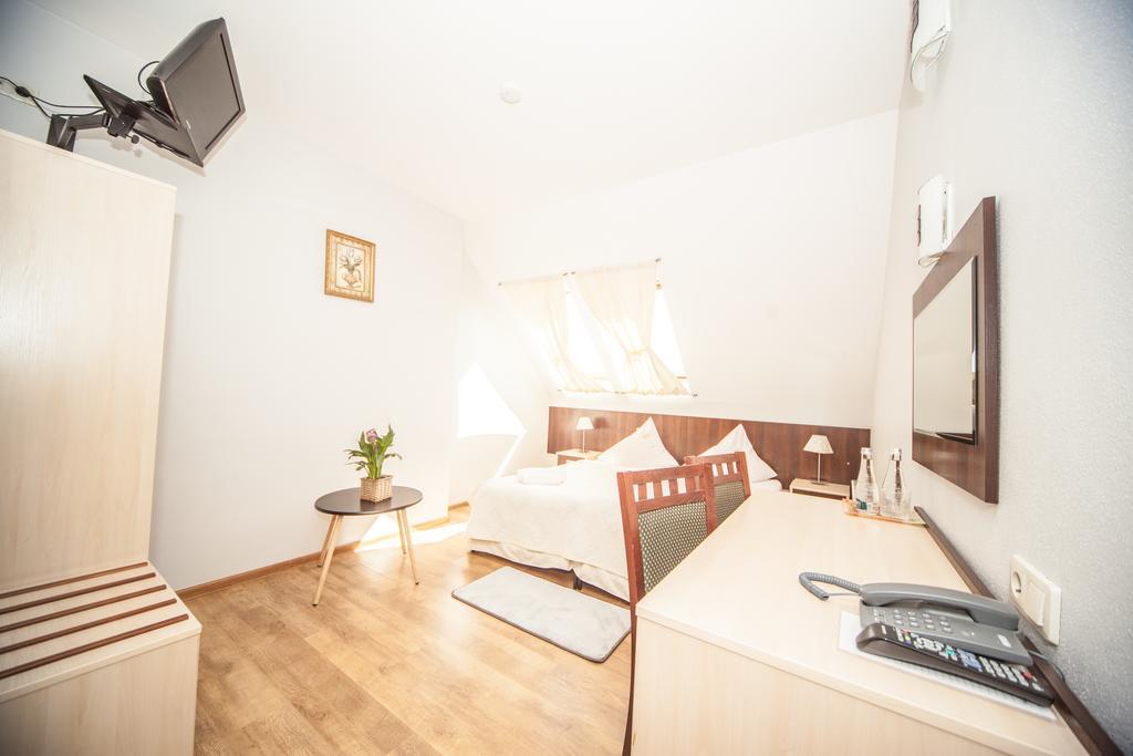 Hotel Ada Wiekszyce Экстерьер фото