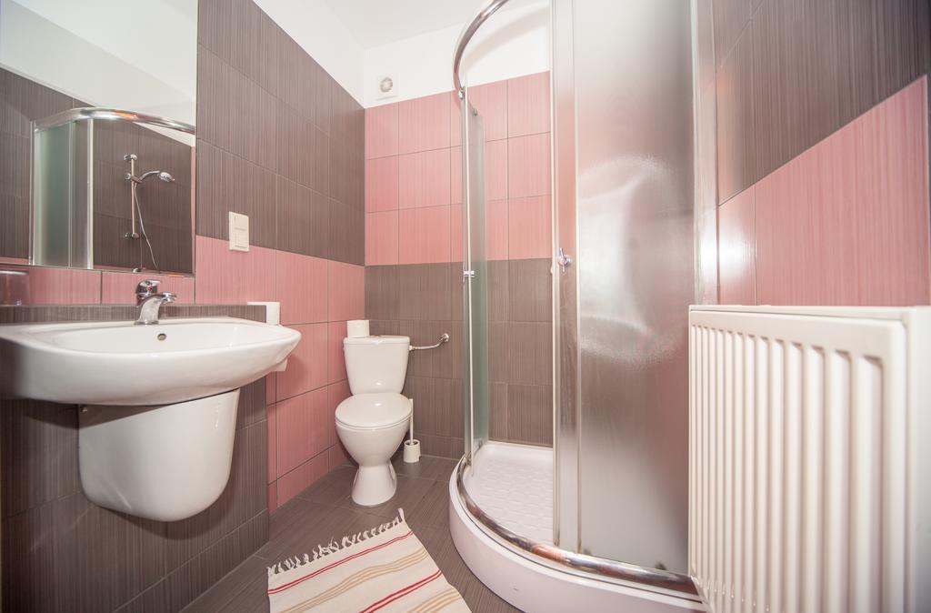 Hotel Ada Wiekszyce Экстерьер фото